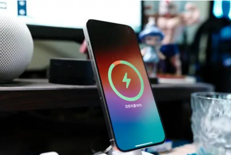 田林苹果15换屏服务分享用什么充电器给iPhone15充电更好 
